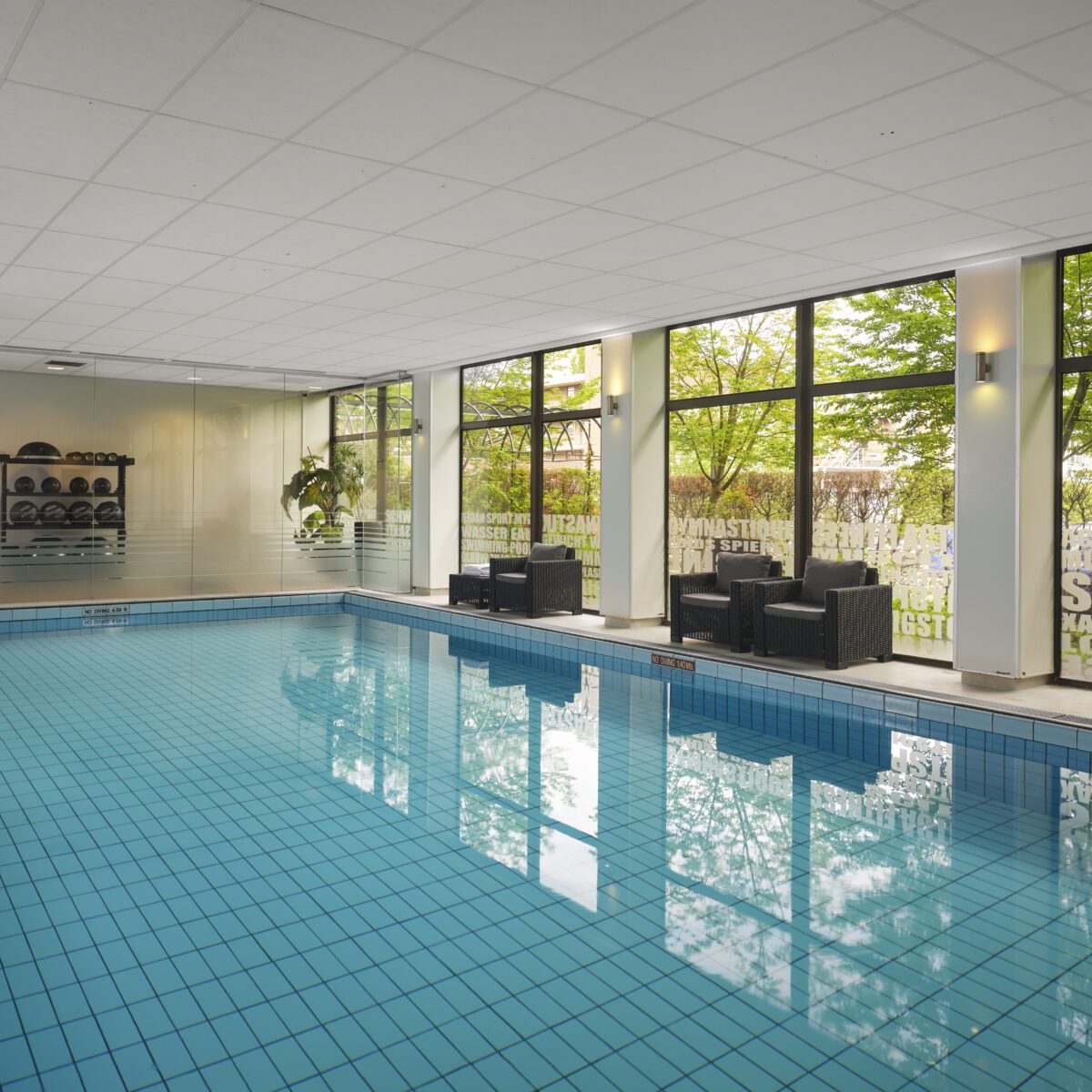 Park Plaza Eindhoven fitness and fun gym and pool area